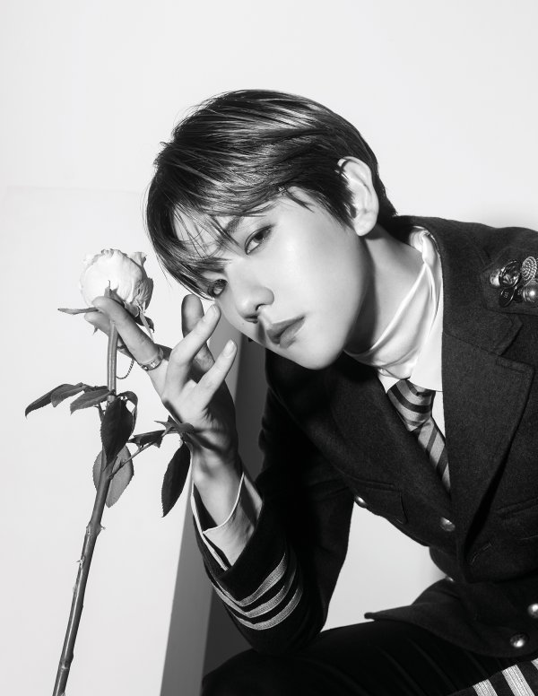 EXO (a member of SM Entertainment), who is making a comeback with the new song Tempo, released its member, Baekhyuns Teaser.Circuit #BaekHyun (circit #Baekhyun) video, which was released through various SNS EXO official accounts such as Twitter, Facebook, and Instagram today (25th), can meet the appearance of Baekhyun with a chic and dreamy atmosphere and the spoiler sound source of the regular 5th album With You It is getting an explosive response.The song With You, which is inserted into this video, is an attractive R&B pop genre song with a brilliant synthesizer and electro trap elements. The lyrics that the member Chan Yeol participated in the songwriting and composition, gradually resemble each other, and the lyrics that show that he is more brilliant due to the other side double the sweet atmosphere of the song.In addition, you can meet the teaser image of Baekhyun on the official website of EXO. As the teaser of each member is released, it captures the attention with unique concept digestion power and visuals such as pictorials, and it is amplifying the expectation for comeback.EXOs regular 5th album DONT MESS UP MY TEMPO (Dont Mess Up My Tempo) will be released on November 2 at 6 pm through various music sites and will also be released on the same day.