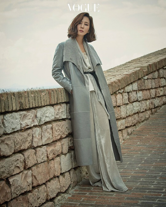 Actor Kim Nam-joos alluring charm was revealed through the fashion magazine Vogue Korea.Kim Nam-joo, who was selected as the muse of Italyn luxury brand Fabiana Filippi, completed a pictorial with her elegance and chicness in the background of beautiful power in Province of Perugia, Italy.In the public picture, Kim Nam-joo completely digested costumes such as a black dress of dramatic tulle material and knit cardigan of fur decoration.Kim Nam-joos picture with Fabiana Philippi can be found in the November issue of Vogue Korea and the Vogue website.