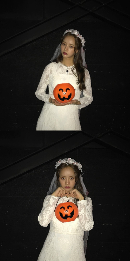Girls Day Hyeri turned into Father PhantomHyeri posted a picture on his instagram on the 27th with an article entitled Amazing Halloween.Hyeri in the photo is staring at the camera with a faceless face, transforming into a Phantom bride in the amazing Saturday Halloween feature.Wearing a veiled dress in her sheer white, Hyeri drew eye-catching to show off her beauty, evoking an exotic vibe.On the other hand, TVN Amazing Saturday, which Hyeri is appearing on, is broadcast every Saturday at 7:40 pm.