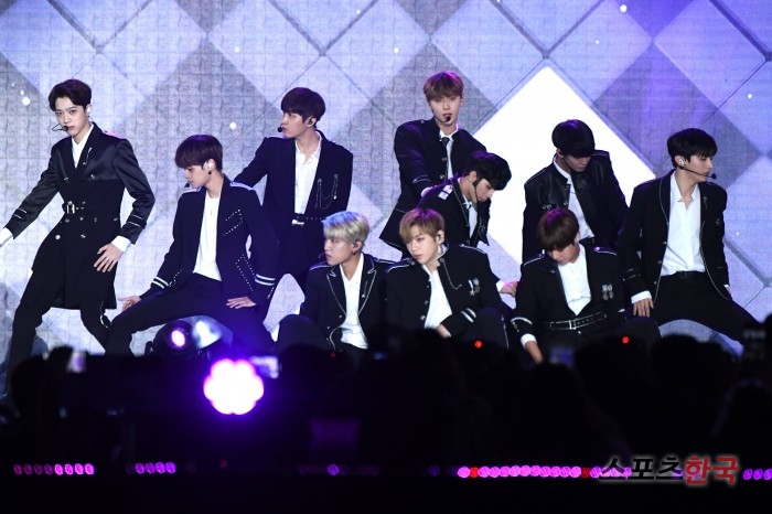 <p>Popular groups such as EXO, Wanna One, Lucky Twice, and BtoB are scheduled to make comebacks regularly. Their comeback is a strategic decision in anticipation of the year-end awards ceremony in December. I looked at the faces of the groups coming to the fans in November.</p><p>EXO, the regular 5th album released ... The group that booked the comeback in the first place is EXO which returns to the regular fifth house in one year and two months. EXO will release a regular 5th album DO NOT MESS UP MY TEMPO on November 2, and will start full-scale activities. In particular, this album is based on overseas activities, and member Ray joined, and all nine members worked together for a long time.</p><p>Exposing the teaser image, the EXO, which has nine individual teasers open to the public, reveals a strong sense of masculinity that has never been seen before with a helmet uncovered on a motorcycle. The new album is composed of 11 tracks including Tempo, Sign and Moment of Touch as ​​it is a regular album.</p><p>EXO has surpassed one million records in four albums of regular albums and set the record for Quadruple Million Sellers. In addition, he is continuing his global activities such as winning various grand prix awards for 5 consecutive years and closing the 2018 Pyeongchang Winter Olympic Games.</p><p>Lucky Twice, Girl Group Unique Popularity Will Continue This Time</p><p>Lucky Twice releases the sixth mini album on November 5th, recording the hits for every song they release and having the hottest season of the year and last year. This is his third comeback after his mini album What is Love? Special album Summer Nights. Lucky Twice is a popular group for releasing sound recordings without hesitation.</p><p>The sixth mini-album YES or YES includes the title song of the same name, and Lucky Twice is showing off a variety of teasing content and stimulating fans curiosity. Lucky Twices 10th new song, Yes Oearth, is a song about a lovable and cute confession that can not help but answer yes. The youthful rhythm is addictive.</p><p>The writer wrote the lyrics of Lucky Twices KNOCK KNOCK. Lucky Twice, which released its first music album BDZ in Japan last September, has been ranked # 1 on the Oricon monthly album charts and continues to be popular overseas.</p><p>Ardue Wanna One! The last comeback ahead of the end of December </p><p>With the end of the years end, Wanna One is back in action on November 19th. Wanna One released a teaser photo with the phrase Wanna One 2018.11.19 Cumming Sun on 24th and announced its comeback schedule. It is only five months after 1 ÷ χ = 1 (UNDIVIDED) announced in June. The teaser photo released on this day contains a cassette tape that has been used as a concept object every time, and the beginning and end of the line are formed as one.</p><p>Wanna One made his debut through Mnet Produced 101 Season 2, an audition program last year, and promised to be active until December of this year. 1 + 1 = (I PROMISE YOU) 1 ÷ x = 1 (1) This years mini album 1X1 = 1 (TO BE ONE) UNDIVIDED) and the title of the album in the motif of the series.</p><p>In June, he entered the world tour and met fans in 14 cities for three months. Wanna One, whose activity ends in December, is now attracting attention as a follow-up.</p><p>BtoB, the first six-man comeback</p><p>The group BtoB also comes back in five months following the announcement of the 11th mini album last June. It is scheduled to act as a leader in August and as a 6-member BtoB, an army-equipped army. Instead of Seo Gwang-gyeong, Minhyuk leads as a leader. BtoB released a special single Friend on the 23rd ahead of comeback.</p><p>This song was recorded together with the members of the former members of Seo Eun-gwang. It is a song recorded together with the members. It is the seven friends friendship that has become sticky in seven years, It is the same existence. The melody line that leads from the sensual piano melody to the pleasant shiver makes a feeling of a feeling of exhilaration by the light brass sound. BtoB will make a comeback during the month of November.</p>