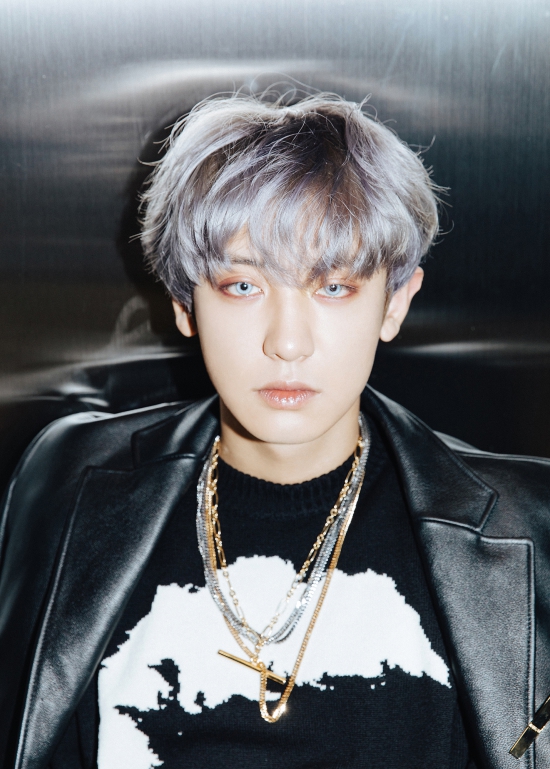 EXO Chanyeol showed off her mysterious visuals.EXO released its regular 5th album Don Mess Up My Tempo (DONT MESS UP MY TEMPO) teaser video on its official channel on the 27th.This is Chanyeol.The transformation was outstanding. Chanyeol showed off her charm with blue eyes. The gray hair added a mysterious atmosphere.The music spoiler could hear it. It was the new song Sign. The Boombastic groove caught my ear. The intense bass felt rough.Sign is a piece of the electro-pop genre, which is expressed in light of the growing suspicion and dissemination of the mind because of her beloved lie.The album was set to feature 11 songs in the new album. It contains Korean and Chinese versions of Tempo.In addition, nine songs were featured with the motif of each members superpowers such as fire, space movement, power, light, ice, wind, Lightning, healing, and water.EXO will release its new album Dont Mess Up My Tempo on its main music site at 6 pm on the 2nd of next month.The comeback showcase Tempo will also be held at Paradise City in Incheon at 8 p.m. on the same day.