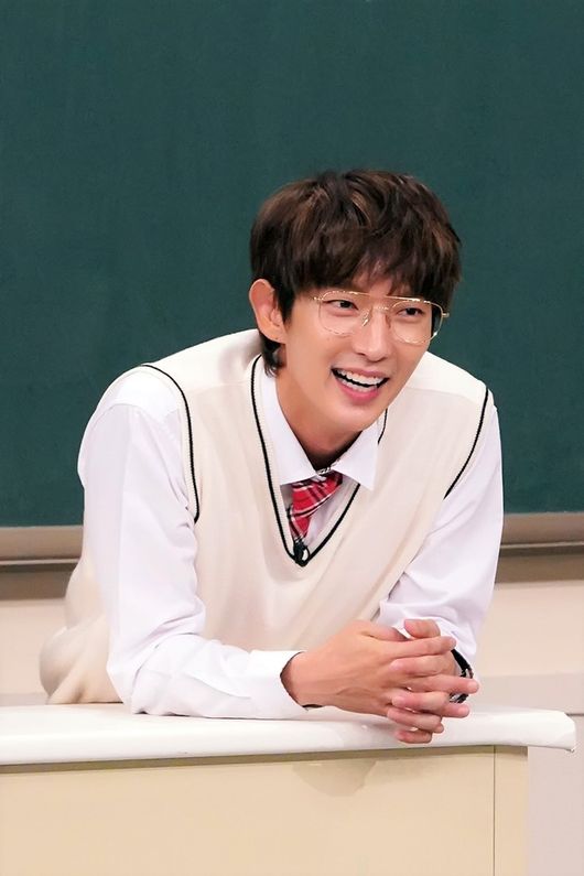 Singer IU and actor Lee Joon-gi will be together for another week with Knowing Bros Two people who played in the show last week, and attention is focused on what they will show this time.IU and Lee Joon-gi appeared as transfer students at the brothers school of JTBC Knowing Bros, which aired on the 20th.IU, Lee Joon-gi, was so active that they were in the second week.On this day, the IU called Lee Joon-gi, saying, I was going to come alone and I brought a friend who was the most exciting and honey jam because it could be no jam.Lee Joon-gi introduced himself witfully, I came out for the IU who was afraid of Hodong and Lee Joon-gi from.The two became best friends in the drama Lovers of the Moon - Bobo Sensei Rye, which aired in 2016.Lee Joon-gi appeared as a surprise guest at the IUs Taiwan concert in January last year, and the IU attended Lee Joon-gis Asia tour Thank You the next day, making fans more happy.IU showed off her beautiful voice with her hit song medley and attracted viewers by even doing the high-level yoga posture she learned from Lee Hyo-ri.Lee Joon-gi followed Kang Ho-dongs buzzword No Oo and even called his own black history pomegranate.In addition to this, he ran as a hip to tear his legs from a handstand, torn his legs, and even a tricky act was a rich attraction with his hands and godly action.Lee Joon-gi and IU recorded 7.3% (Nilson Korea, based on paid nationwide households).Kim Soo-ah, PD of Knowing Bros, said, The atmosphere was really good at the time of recording. So I could get two weeks.Lee Joon-gi, unlike we thought, threw his whole body and got a lot of help.I was grateful to the IU for bringing Lee Joon-gi, who played without taking it out. Lee Joon-gi, who is hard to see in the entertainment program, surprised everyone by appearing on Knowing BrosAt first, I thought I was going to be on my own, but when I asked for time to think, I came to see my mate.Lee Joon-gi was a guest who wanted to be a guest before, but it was difficult to get involved because he did not appear well in the entertainment.However, Lee Joon-gi did not have to promote it, but the production team liked it because IU asked me to come out. It was good that IU appeared, but it was better because Lee Joon-gi came out.IU, Lee Joon-gi is a transfer student who wants to come out again.IU said it was so comfortable and fun than I thought after recording, and added, IU and Lee Joon-gi sing in Stargram today, and it will be fun.It airs at 9 p.m. on the 27th.JTBC offer