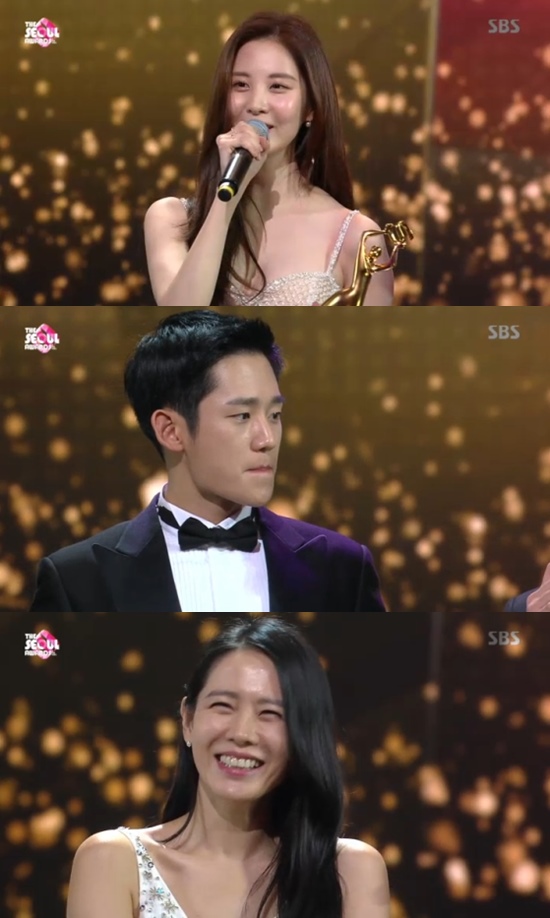 <p>Jung Hae-in, Son Ye-jin and Joo Ji-hoon went up to the 2nd prize, and With God produced 3 awards.</p><p>On the afternoon of the 27th, the 2nd The Seoul Awards ceremony was held at the Hall of Peace in Kyunghee University, Soggi-dong, Seoul. The awards ceremony was broadcast live on SBS.</p><p>The Seoul Awards is a special awards ceremony centered on drama, film, and actors who have acted as the basis of the Korean Wave and hosted Korean dramas and movies from October 10, 2017 to September 2018 .</p><p>Park Hae-soo of the Wise Bamboo Life won the best actor award in the drama category. He said, The casting is miraculous and it is miraculous to be standing here too. My mother told me not to expect Haine to expect it, but I had something to say to my mother. I am grateful, and I will continue to make efforts to become a new actor who cares and cares more. </p><p>The fox newcomer in the drama category was awarded to Joe Boa of The farewell has left. Joe Boa said, I am more disturbed because I am rewarded for shivering even if I come to the same place as those who are lyrical. I will always be an actor who can worry and show the best results.</p><p>Namyoung Lee of the film Ansei Sung won the best actor award. Nam Joo Hyeok, who stood on the stage, said, I am grateful to have been awarded such a good prize for the first movie, which I received not by myself but by many seniors who helped me shoot the movie. I will be a good actor. </p><p>Kim Dae-mi of Witches came to the stage as the main character of the fox new actress in the movie division. He said, I am grateful to you for giving me a special prize, thank you to the audience for the Love Wo poster, and thank you very much. I would like to thank the staff, thank you A & D; and I will try to be an actress who is working harder in the future. </p><p>The Korean Wave Artist Award was received by Jeong Hae In, who is leading a new wave of Korean Wave in 2018 as a beautiful sister who buys rice well. He is receiving more Love Rain than I have. I will always keep humility in my mind, and I am sure that Ahn Chang-seok, Kim, and the actors who worked hard together, I would like to say thank you to Jin-A, my sister, Ye Jin, who completed me with Seo Jun-hee, and I was very happy to be with you.</p><p>I also received a big applause when I asked for your meaning, which I showed at the fan meeting, even at the sudden request.</p><p>Sean Shine, who starred in the dramas Best Supporting Actor award, said, I have no choice but to take on the side of my seniors who are too competitive. It was a very happy time for me.I think I was able to get a prize by meeting with a character that is overpowering me.I thank Kim Eun Sook, I was very happy to be able to tell the story about the forgotten soldiers and to be able to join the drama. </p><p>Among the awards of the drama awards, there was a festival in which the reward of the prize was late. The first actor, Jeong Hoon Hoon, made his own debut, and continued to win the award, saying, Im sorry, the posthumous actress.</p><p>The supporting actress of the drama section was awarded by Minsori of Life. Moon Sori said, I am thankful to the viewers who watched Life rather than an easy story in the late hours. I was relieved by the viewers who hoped to do it after the director of Oh Se-</p><p>Lee Jung-hyun has been awarded as a supporting actress. Lee Jung-hyun mentioned Kim Joo-hyuk, who won the best actress award last year, I am sad that I can not do it together, but the Seoul Awards will be with Kim Joo-hyuk forever.</p><p>The first time Ive seen the award in the movie, I received a grand prize for 20 years, said Kim Joo Hyuk, a former awards awards awards winner.</p><p>Thank you very much, I met many audiences with a lot of appreciation, thanks to all the staff and actors of Peafowl, with God, and  I am sorry to say that I will not be able to see you next year because I have not taken any more pictures yet. I will look forward to seeing you at the end of next year as soon as possible. </p><p>The Actress Award for Best Actress in the Film category also came out with God - Sin and Punishment. I am delighted and grateful to all my colleagues who have worked with me, said Yesemore, an award winner.</p><p>Following the special stage of ownership, a special actor prize was awarded. Kim Su-an, who won the award last year, was awarded a prize.</p><p>Huh Jun-ho, the main actor in the special actor, said, Despite my 32 years of experience, I am very nervous, and I am thankful to all those who have given me long prayers for me.</p><p>Lee Byung-hun, who was awarded the best actor in the drama category, said, There are a lot of people to celebrate, many married.</p><p>I thank you for making a meaningful story to the writer Lee Eul-bok and the writer Kim Eun-sook, who do not need words, but for making them more colorful than the film. I have a lot of staff and I think I got a meaningful award thanks to them all. I thanked the staff.</p><p>I was really worried about how my friend would drive me, but I appreciate him as a senior who did 180 different characters. I made him nervous from the start to the end, and thanks to my smoke Thank you to Kim Tae - ri for making me stand out, said Ji - sung, who said, It s special when I only mention the name of Bo Young.</p><p>Lastly, Thank you to Kim Min-jung, but for 10 months I worked outside and did not give help to housework and childcare. I always give my power to me and I give my heart to me and my son Lee Min-jung and my son who has been an energy source. I have not been invited to the awards ceremony because I thought that I would not have been able to do it because I did not have this person.I told you that I wanted to see the awards ceremony a while ago and my mother who is a lifelong supporter came to this place.Thank you.And my fans Thank you. </p><p>Kim Nam-joo of Misty, who was awarded the best actress in the drama category, commented, I am grateful for the prize when I received it, and I thank one of the staff members who made Misty together.</p><p>I feel sorry for not being able to play with Ji Jin-hee today, and Ji Jin-hee, who has done a good job for my husband, is also very much appreciated. Thank you. Thank you for this award, and I thank you for your help. </p><p>I would like to tell you this very much today, said Kim Hess, especially thanking Kim HyeSoo for giving me a lot of encouragement and praise after the last broadcast of the drama.</p><p>Seo Hyun, Jung Hae-In, Son Ye-jin and Do Kyong-su have won the popular award. There was no schedule on the schedule. Seo Hyun said, I seem to have liked a lot of acting in time. The secret of the popular prize is, This work was original melo, melo disappeared. I want to challenge melo in the next work I talked about works I want to challenge.</p><p>I will try harder in the future so that the popularity does not become poison to me in the future. The secret of popularity is snow and  It seems, he said.</p><p>Son Ye-jin, who is popular, said, This place is shabby, and the heart of the fans is deeply conveyed to me, and it is a great strength. Thank you very much When asked which type of character is closer to the ideal, he said, Both people are perfect, but if you want to be a junior, he said, I was a rare young man who was in front of Love Rain and first in Love Rain.</p><p>Hwang Jung-woo of Sin-Woo and Sin-wo-won won the best actor in the movie category. He said, I opened the two sides for a year, but I received the Love Rain, which was so overly big, I was not expecting it, but I thought that I was going to skip it because Joo Ji-hoon and Ye- I am glad and thankful, and I will give you another greeting with fun and interesting works in the future.</p><p>Best Actress in the Film category was received by Son Ye-jin of Im Going to Meet You Now. Son Ye-jin said, It was a long time melodrama, I was lucky to be able to work with the purer people than the movie, and it seemed to be a time of healing. I would like to say thank you to the post-production team who caused the weight to bear too much.  There are too many things to be thankful for, It is the same, and I will continue to express my gratitude and good performance. </p><p>Park Hoon-shik of Studio Dragan, the producer of My Uncle who was awarded the Seoul Music Awards in the drama section, said, I thank the staff and actors who worked hard until the end despite the misunderstanding. My uncle, who tells me to live for his own happiness and not anyone else, has made me want to be a relief for those who have been living a bold life, including myself. .</p><p>Lee Sun-gyun said, It is an honor to be a member of my uncle. Park Hyo-san said, I wish that Won-seok Kim, who is now shooting Astdal,</p><p>Peafowl won the Seoul Music Awards. Director Yoon Jong-bin said, I had a lot of twists and turns before the movie came out of the world. First of all, I would like to thank Mr. Baek Gwang-sung for letting me see the movie so that it can be seen by audiences. I am grateful to Hwang Jung Min, Lee Sung Min, Cho Jin Woong, and Ji Ji Hoon for their best efforts at the center of this film from time to time. I also thank my wife and family.</p><p>Lee Sung-min said, We participated in Peafowl and we are very happy and thrilled that our movie seems to have received your Love Rain. Joo Ji - hoon first took a self - portrait and then paraded the testimony of Hwang Jung - min s famous Awards saying, I am really glad to receive the Seoul Music Awards even though I put a spoon on the table prepared by Jung Min Lee, Sung Min Lee Hyung,</p><p>■ List of The 2nd Seoul Awards</p><p>◆ Drama section</p><p>▲ new actress: tvN s wise bamboo life Park HaeSuSu fox new actor: MBC breakup left Jo Boa ▲ Korean Wave Artist Award: JTBC beautiful sister to buy rice well Jung Hae In ▲ supporting actress: tvN Best Actress Award: JTBC Life Moon Sung ▲ Special Actor Award: MBC Hold on to me Huh, Junho ▲ Actor: tvN Mr Seon Lee Byung Hun ▲ Actress: JTBC Misty Kim Namju ▲ Popularity Award: Seo Hyun, Jung Hae In ▲ Seoul Music Awards : tvN My uncle</p><p>◆ Movie Section</p><p>▲ Peace Prize: Peafowl, With God - Sin and Punishment Ji Ji-hoon ▲ Actress Award: With God - Sin and Punishment : Son Ye-jin, Dae Kyung Suh ▲ Actor in Actor: With Sin - Sin and Punishment Hae Jung Woo Actress: Im Going to Meet Now Son Ye-jin ▲ Seoul Music Awards: Peafowl</p>