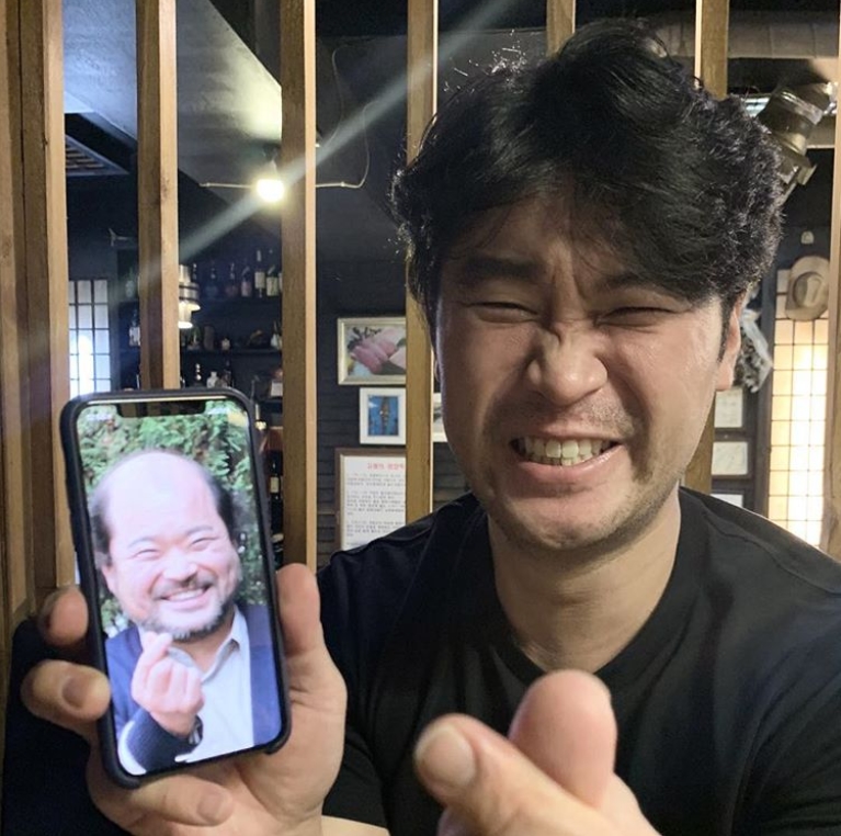 Dynamic Duo Choiza showed off her resemblance to actor Kim Sang-hoChoiza posted a picture on his instagram on October 28 with an article entitled This Halloween makeup is Kim Sang-ho.In the photo, there was a picture of Choiza following Kim Sang-hos expression.Choiza poses for a finger heart, smiling to make her eyes disappear like Kim Sang-ho, whose synchro rate is 100 per cent resemblance to her looks attracts attention.The fans who responded to the photos responded such as It is the same, I can not deny synchro rate, I thought it resembled before, but finally.delay stock