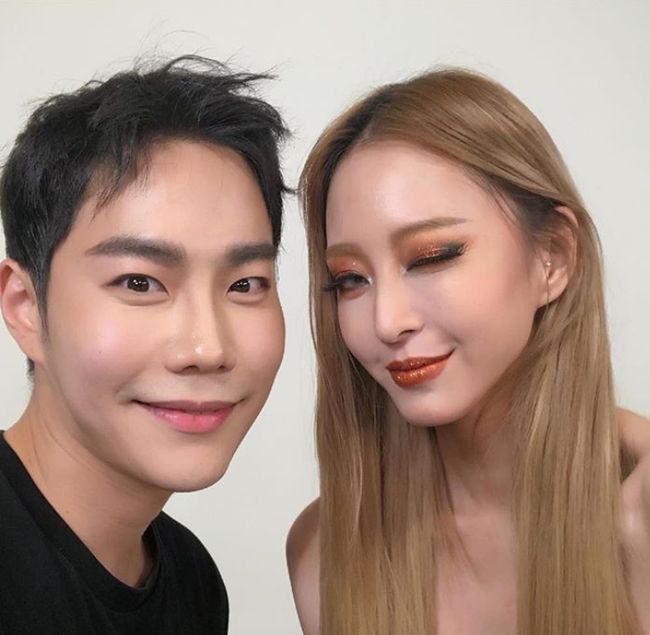 Actor Han Ye-seul has impressed the viewer with a colorful Halloween Make up.Han Ye-seul released an intense Makeup on his SNS on the 27th of the Halloween season.Make up has been added to Han Ye-seuls perfect features.Make up artist Mr. LeoJay, who made Make up, also released a picture with Han Ye-seul on his SNS and said, Halloween Metal Pumpkin Make up with actor Han Ye-seul sister.A wonderful Sister who loves beauty and enjoys various attempts. I was so happy and happy while making up!!I just said that I was pretty...Han Ye-seul has recently been showing off his talent in addition to actors, such as producing his own brand: Its like a roller coast, he told a magazine in an interview about his life in his 30s.You know, this year was even worse (laughing). I wish I hadnt experienced it, but I couldnt stay there and let it ruin me.Im more focused on health and I enjoy every moment of it, and Im expecting the rest of my 30s to be filled with brighter, healthier energy.Meanwhile, Han Ye-seul is currently reviewing his next film.Han Ye-seul SNS, Mr. LeoJay SNS