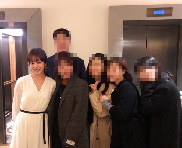 Actor Han Ji-min showed off her elegant dress figure.Han Ji-min wrote on his Instagram account on October 31, Thank you always Team Jimin and thanked the staff.In the photo posted with the article, Han Ji-min wearing a white dress was shown.Han Ji-mins blemishes-free white-oak skin and distinctive features make her elegant beauty even more prominent.Another picture of him smiling with the staff in the photo also attracts Eye-catching.The fans who responded to the photos responded such as Angel Line, It is so beautiful and It is beautiful to take the team.