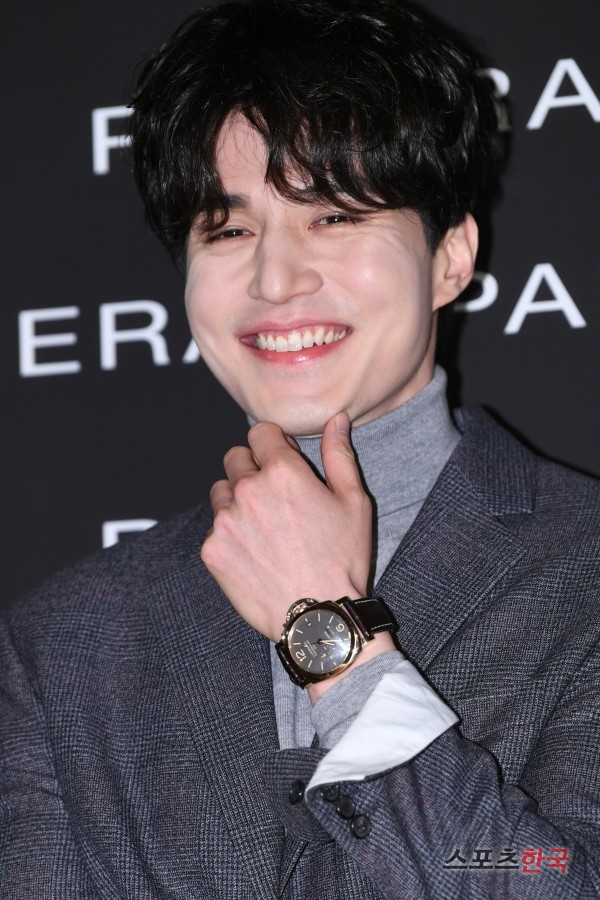 Actor Lee Dong-wook is attending the launching event of Seoul Special Edition, a location maker Panera, held at Seokparang, Hongji-dong, Jongno-gu, Seoul on the afternoon of the 31st.