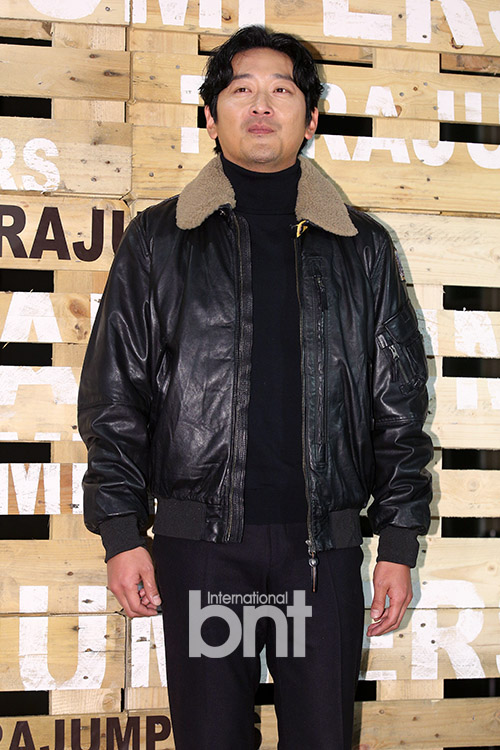 Actor Ha Jung-woo attended the parajumpers photo call Event held at Horim Art Center in Gangnam-gu, Seoul on the afternoon of the afternoon and has photo time.news report