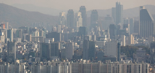서울 남산에서 바라본 강남구 일대의 모습. <연합뉴스>