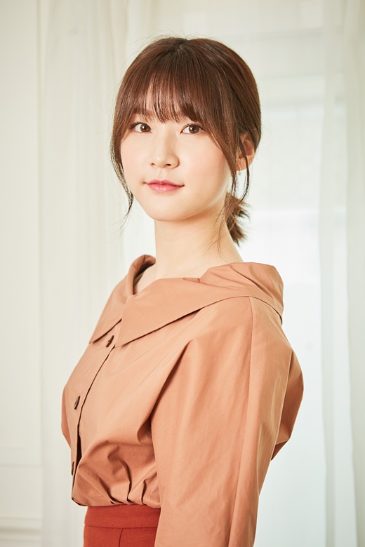 Actor Kim Sae-ron reveals why he decided to go to the National Federation of State High School Asso Drop offKim Sae-ron interviewed at Cafe in Palpan-dong, Jongno-gu, Seoul on the morning of the 1st.Kim Sae-ron said, It was not only because of Actor activity that I decided to drop off in the first year of high school.I will continue to act in the future, but there were languages ​​that I wanted to play Actor, and times I wanted to spend, he said.I had a plan, so he supported my choice. As for the regret of school life, I have been doing student studies and doing things all three years in junior high school.I still see my friends every day in the neighborhood. High school was a short time because I wanted to build memories, but the first grade went hard.Im also in touch with my teacher, he said.Kim Sae-ron, who is currently preparing for the Occasional Entrance Examination for the 2019 school year.Im eagerly preparing to go to theater and film, he announced the plan.Meanwhile, Kim Sae-ron is about to release Neighbors on July 7.