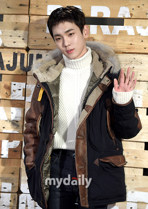 SHINee Key is attending the Italian outer brand 18FW presentation event photo wall held at JNB1 Horim Art Center in Cheongdam-dong, Seoul on the afternoon of the afternoon.