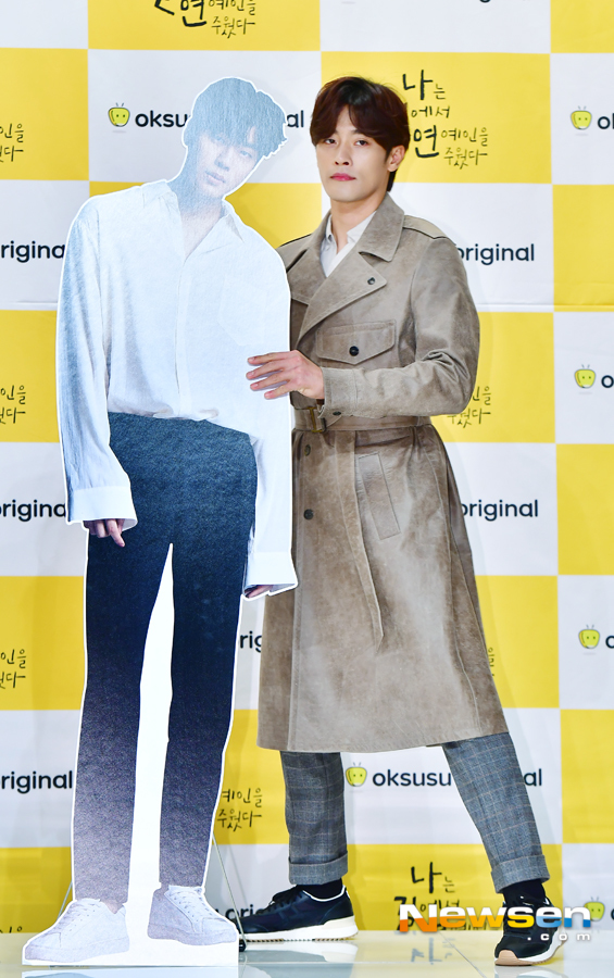 Maize OLizzynal Drama I picked up an entertainer on the road production presentation was held at Amoris Hall in Time Square, Yeongdeungpo, Seoul on the afternoon of November 1.On this day, Kwon Hyuk-chan, Sung Hoon, Kim Ga-eun, Park Soo-ah (Lizzy), Ji Ho-sung and Gugudan Mimi attended.I picked up an entertainer on the road is a full-fledged Komidi Incarceration romance drawn by a single woman, Kim Ga-eun, who picked up world star Kang Jun-hyuk on the road in an accidental event.Jang Gyeong-ho