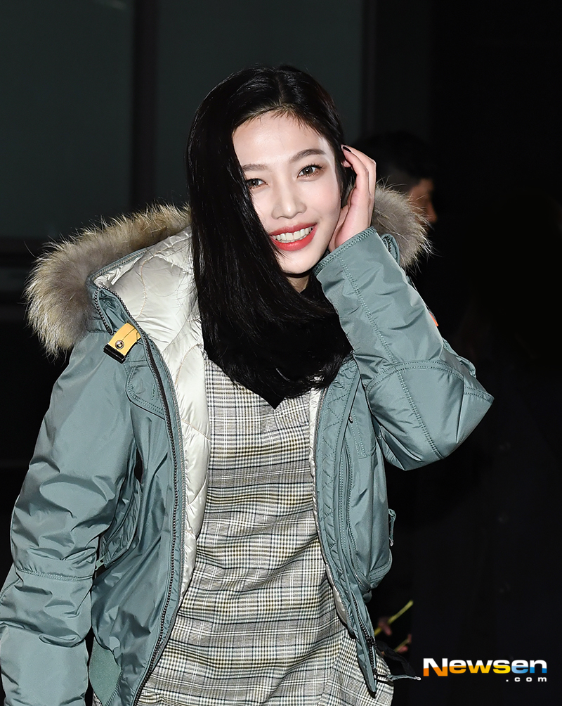 Mo Italian outer brand 18FW presentation event photo wall was held in Sinsa-dong, Gangnam-gu, Seoul on the afternoon of November 1.Red Velvet Joy was present on the day.yun da-hee