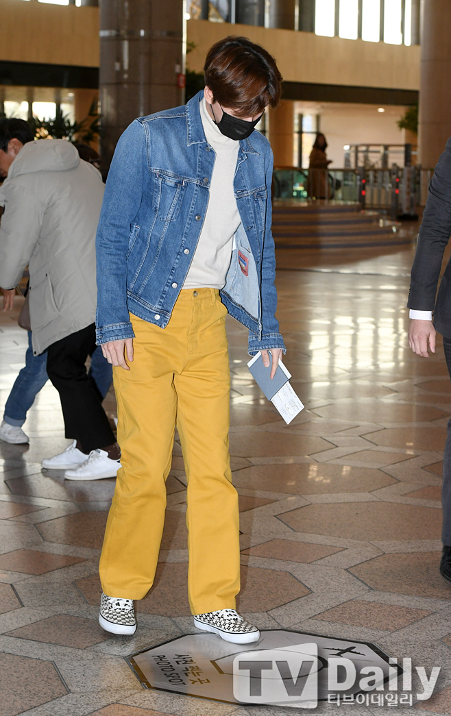 Actor Park Hae-jin is departing through Gimpo International Airport on the afternoon of the afternoon of the fan meeting in Japan.park hae-jin departure