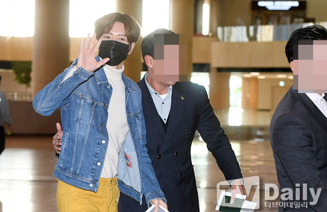 Actor Park Hae-jin is departing through Gimpo International Airport on the afternoon of the afternoon of the fan meeting in Japan.park hae-jin departure