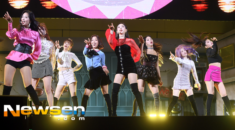 A press showcase commemorating the release of girl group TWICEs mini 6th album YES or YES was held at KBS Arena (formerly 88 Gymnasium) located in Hwagok-dong, Gangseo-gu, Seoul, on November 5 at 4 pm.On this day, TWICE (Nayeon, Jung Yeon, Momo, Sana, Jihyo, Mina, Dahyun, Chae Young and TZUYU) are performing the stage.TWICEs title song is YES or YES with the same name as the album name, and the answer is YES, so it is a track containing the story of TWICE members who transformed into a lovely Answerer (you have an answer because you have an answer).Meanwhile, TWICE, which is reunited with domestic fans in four months, is also on the verge of three dome tours in Japan next year.TWICEs dome tour was held in three years after debut, and it is an unprecedented achievement for K-pop girl group.