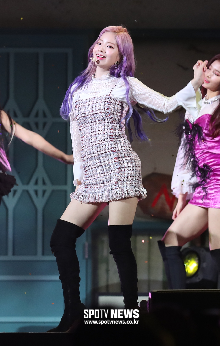 The sixth mini album of girl group TWICE was held at the HaGok-dong KBS Arena in Gangseo-gu, Seoul on the afternoon of the 5th.Member Dahyun is playing the stage.
