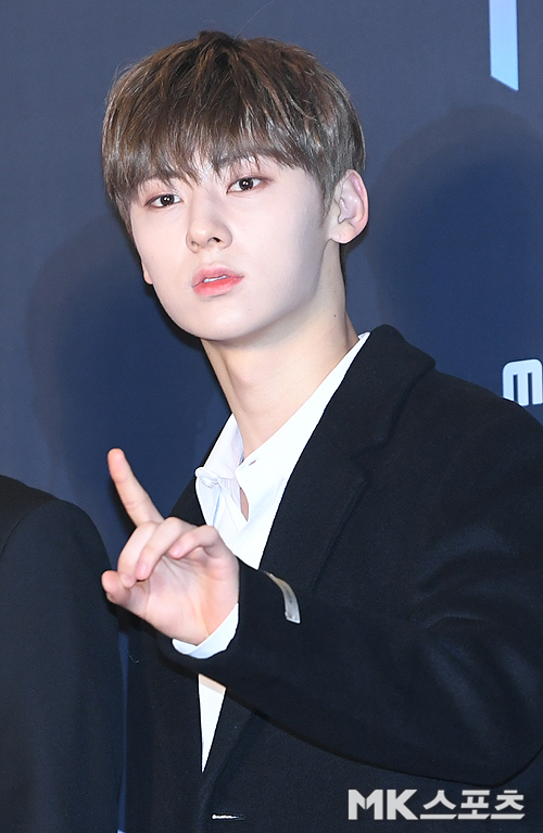 2018 MGA (MBC Plus X Ginny Music Awards) was held at the southeast gymnasium in Incheon on the afternoon of the 6th.Wanna One Hwang Min-hyun attends the Genie Music Awards red carpet.