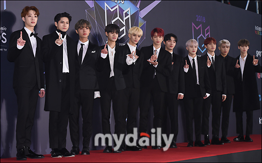 Wanna One is attending the red carpet Event of the 2018 MGA (MBC Plus X Genie Music Awards) ceremony held at the Namdong Gymnasium in Susan-dong, Namdong-gu, Incheon on the afternoon of the 6th.