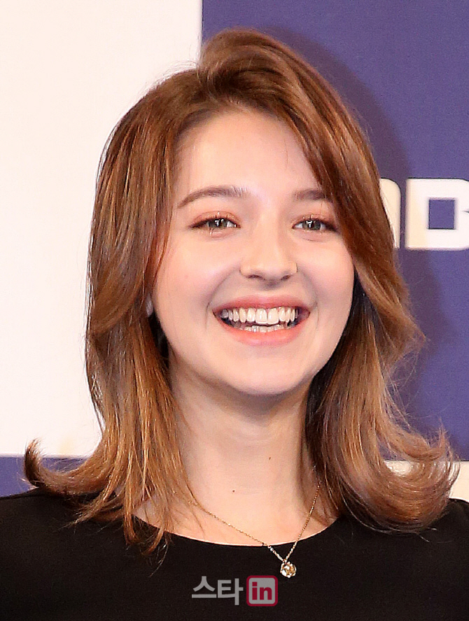 안젤리나 이미지