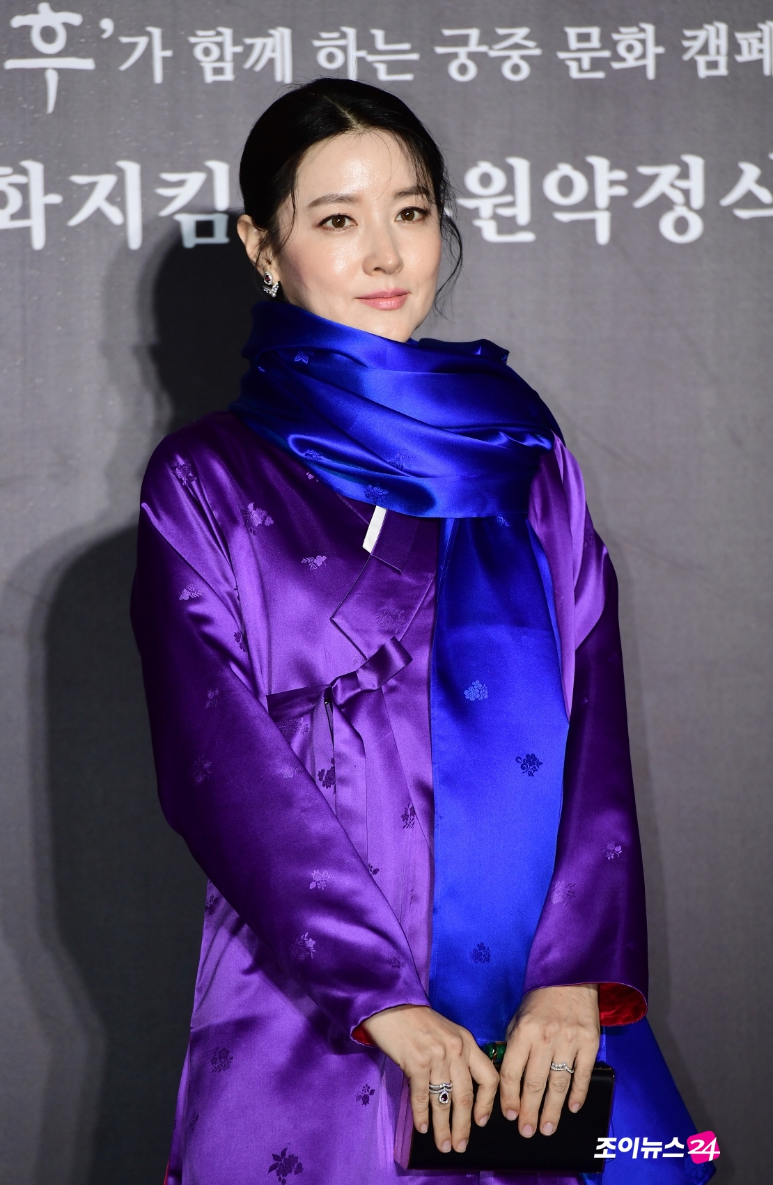 Actor Lee Yeong-ae attended the 2018 Royal Womens Cultural Revolution Protection Support Agreement event held at the Changdeok Palace in Seoul on the afternoon of the 7th.This event was designed to preserve and develop Koreas unique royal womens Cultural Revolution with LG Household & Health Care The History of Huga Cultural Revolution Reconstruction.