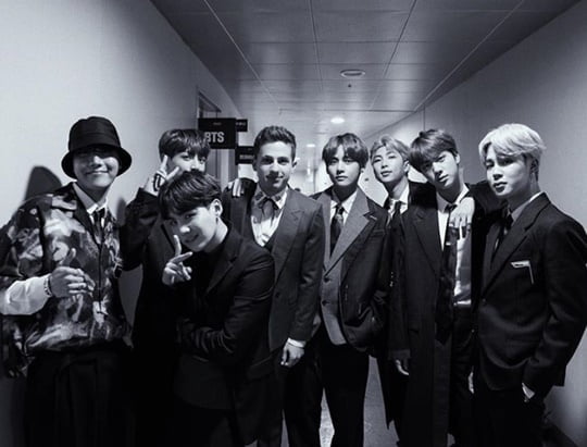World star Charlie Fuss has released a certified photo with BTS.Charlie Fuss posted a picture with  on his Instagram on the 7th.In the public photos, Charlie Fuss is taking a photo of the certification with BTS in a place that looks like the 2018 MGA waiting room.Charlie Fuss then posted a picture of her sitting on stage with BTS Jungkook.Charlie Fuss was on stage at the 2018 MBC Plus X Genie Music Awards (MGA) at Incheon Namdong Gymnasium on the afternoon of the 6th.On this day, Charlie Fuss presented We Dont Talk Anymore and BTS and Fake Love with BTS Jungkook.Meanwhile, Charlie Foos will host the Elie Goulding at the Seoul Jamsil-dong Indoor Gymnasium between today (7th) and tomorrow (8th).
