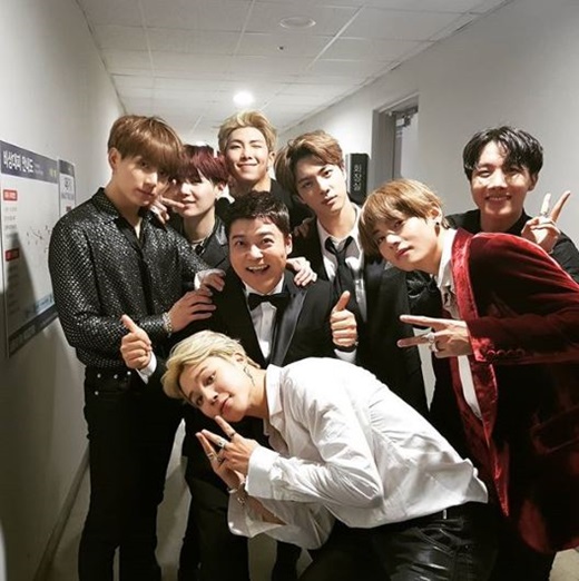 Broadcaster Jun Hyun-moo has revealed her affection for the group BTS.Jun Hyun-moo told his Instagram on the 7th, Theres a reason to be loved, dance song stage manners, but their biggest weapon is humility!Just like now, I support you just like now. Idol! He posted a picture of the past.In the public photo, Jun Hyun-moo is surrounded by BTS members and smiles happily.BTS also stares at Camera with a humorous look, capturing the eye.Earlier, Jun Hyun-moo and BTS met at the 2018 MGA (MBC Plus X Genie Music Awards) held at Incheon Namdong Gymnasium on the afternoon of the 6th.Jun Hyun-moo was MC, and BTS, who attended as an artist, won 11 awards including the mens dance prize, the mens group prize, the Genie Music popular prize, the Best choreographer prize, the Best producer prize, the Idol Champ Global Popular Award, the Best Music Video Award, and the Best Fandom Award.