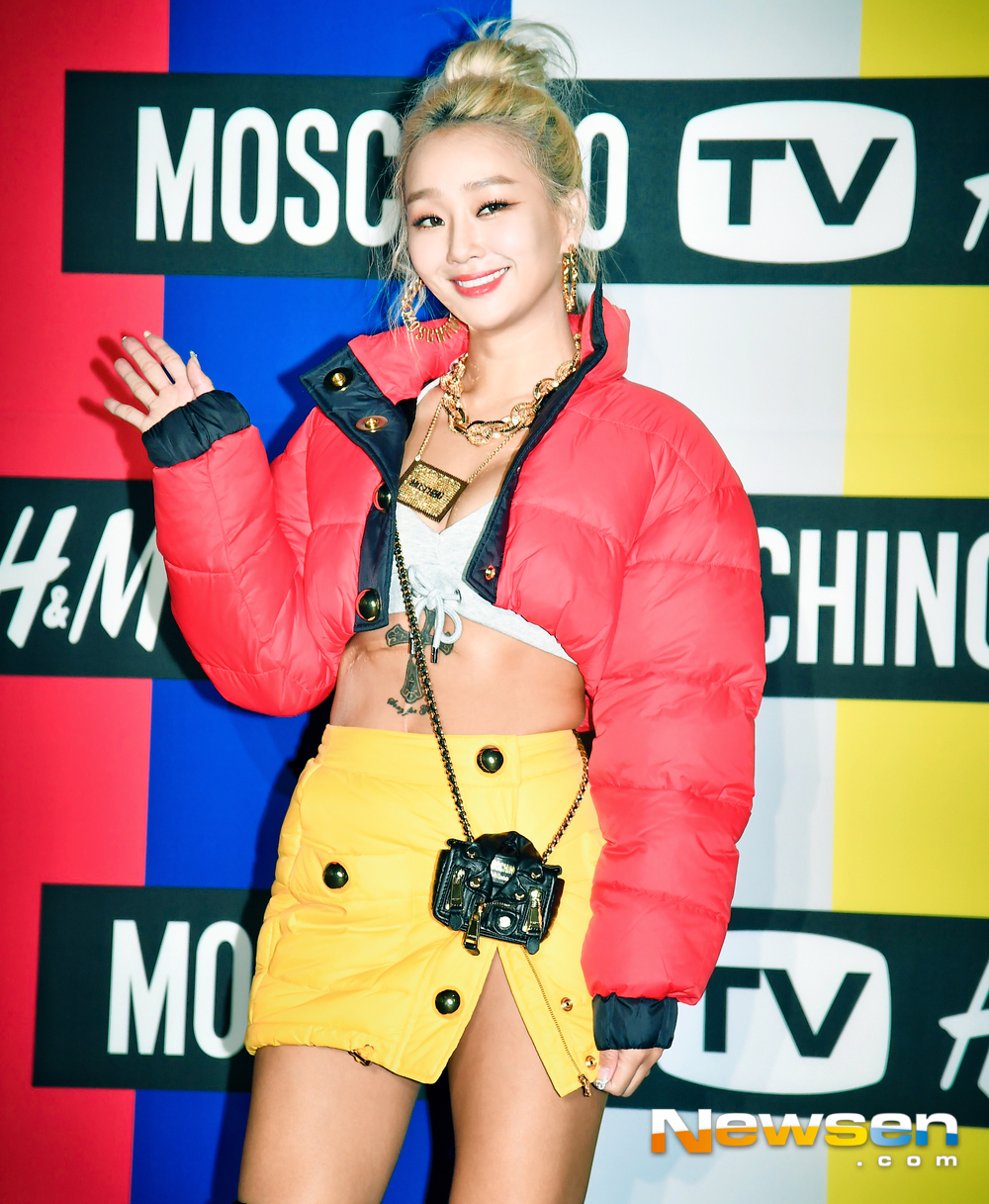 The collaboration launch of the mother fashion brand Party was held at Seongsu-dong Layer 57 on the afternoon of November 6.Singer Sandara Park, Hyolyn, Hyoyeon (Girls Generation), L (Infinit), N (Bix), Bong Jae-hyun (Goldchild) Actor Ha Yeon-soo and Jung Yeon-ju attended the ceremony.