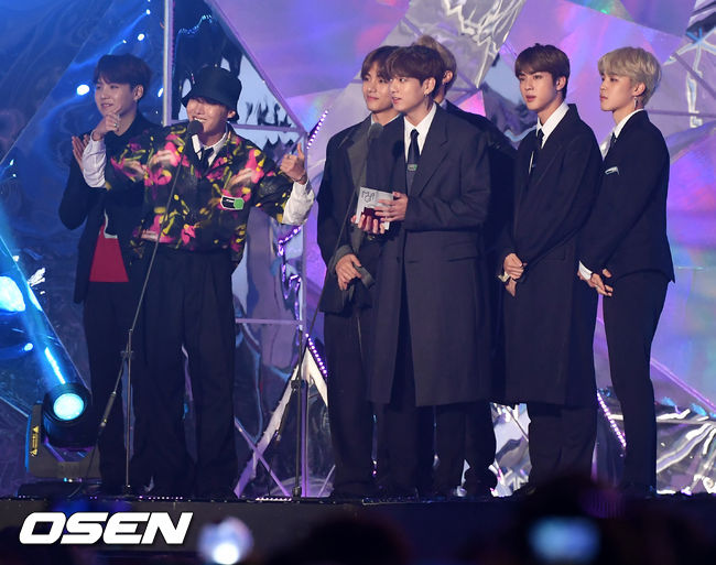 Starting with the 2018 MGA BTS, it ended with BTS, which became a venue for festivals for BTS, a time when we could once again realize the ripple effect of BTS.BTS sweeps two Grand prizes, total five-princessIm on.Bang Si-hyuk, CEO of Big Hit Entertainment, who raised BTS, is considered to be the producer of the year, and Son Sung-deuk, the performance director who created BTSs choreography, won the Best choreographer award.It has proved again that this years BTS was a sweeping music industry.BTS will be able to perform a total five-princess including two Grand prizes at the 2018 MGA (MBC Plus X Genie Music Awards) held at Incheon Namdong Gymnasium from 7 pm on the 6th.BTS, who made his first stage at the awards ceremony as a dance awards man, received the awards of the year and became the main character in the last stage.The main character in 2018 MGA was simply BTS.BTS has been the main character of the 2018 MGA as it has been global this year.BTS, which was expected to be Grand Prize sweep at the end of the year at the end of the year. As expected, this awards ceremony was also held several times on the awards stage.Its BTS that could have shouted .BTS was thrilled to receive the Grand Prize for Digital Album of the Year and the Awards of the Year.Writing an unusual record of winning two Grand Prizes at an awards ceremony, he proved Power of BTS and also thanked fans.BTS said: I would like to say thank you to Amy for giving me the award, and I always thought that I wanted to give a lot of influence to many people through our music.It is an honor to be able to deliver our message to all World through this album.I will accept it as a means to do better music and send a good message to fans and many people.I will make better music in the future, he said.They were thrilled again when they were called the second Grand Prize as the Awards in succession: Jimin said, I really appreciate it.There were a lot of things this year, and I was happy that things that I had done with Amy came out loud and could be memorable for a long time.I sincerely thank you. I will try to be a singer who can grow further in the future. RM said, I think it is once again the word singer of the year, and I think it is thanks to our efforts, great luck, and those who have watched now that we can enjoy the glory of this years singer.If there is a lack of effort and lack, it will be a BTS that fills it. I love you. V also said, Amy everyone, thank you for putting wings on us from DeV, which seems to have allowed us to climb to the high ground.I will become a singer who can announce BTS and Korea more and more. The 2018 MGA was special to BTS because they won the first popular awards since DeV, as well as two Grand Prize Awards.The popular award is a 100 percent fan vote, so it is a more meaningful award for singers. BTS was delighted to receive the popular award on the day with the power of former World Amy.Amy, were a popular singer, thank you, Ill work really hard, added V. Jimin, who also said, Weve won the first prize since DeV.I am so grateful for your great prize. Is this your prize, too?I really wanted to thank Amy for being there and always thanking her for being there. A series of awards, five-princesses of BTSWas a convincing result.It is the BTS that won the top social artist award for the second consecutive year at the Billboards Music Awards in the United States this year, achieved the top spot for the second consecutive year in the Billboards 200, and also ranked the Hot 100 top.He was also awarded the Hwakwan Cultural Medal for his contribution to the spread of K-pop. The influence of BTS and Power were only confirmed again through 2018 MGA.It was an award ceremony for BTS, by BTS, which anyone could understand.DB