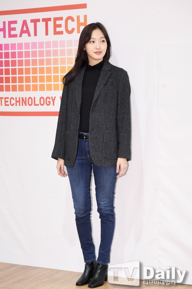 Actor Kim Go-eun attended the 2018 Uniqlo Hittec photo event held at Uniqlo store in Myeong-dong, Jung-gu, Seoul on the morning of the 7th.launching event