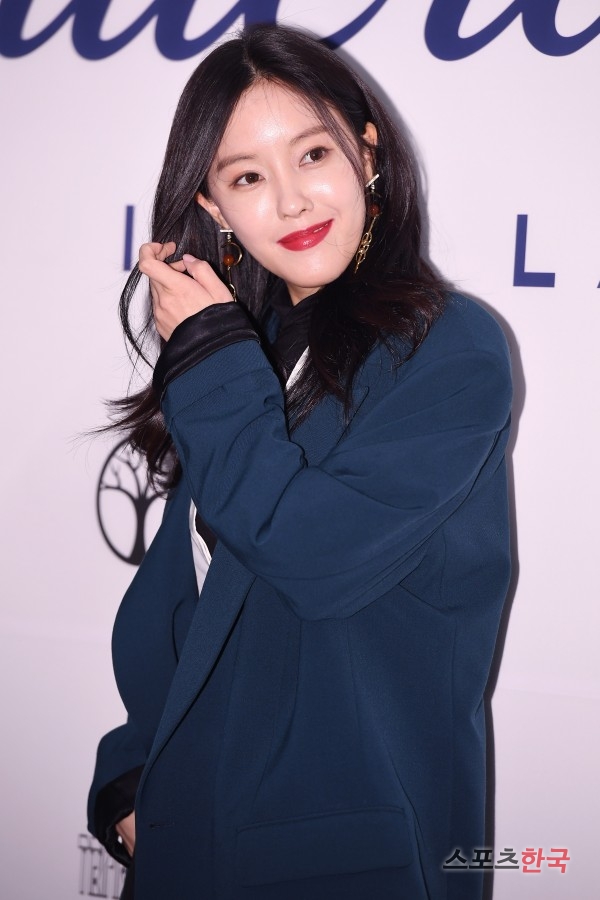 Hyomin is attending the launching Event of ille lan (Illelande), a Jewelry editing shop held at Illelande Butig in Cheongdam-dong, Gangnam-gu, Seoul on the 7th.At the ceremony, Jung Ryeo-won Hyomin Bae Jung Nam Hong Jong-hyun and Model Irene attended the ceremony.