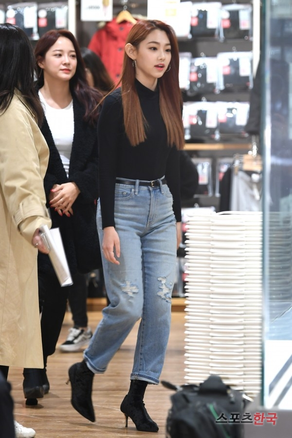 Gugudan Mina is attending the event to commemorate the opening of the Uniqlo Hittech Special Store held at the Uniqlo Myeongdong Central Store in Jung-gu, Seoul on the 7th.