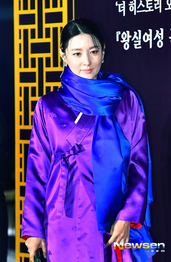 Actor Lee Yeong-ae attended the royal Cultural Revolution campaign The Royal Womens Cultural revolution Preservation Sponsorship Ceremony held at the Changdeok Palace in Jongno-gu, Seoul on the afternoon of November 7th.Lee Yeong-ae is attending and showing off her beauty and beauty.