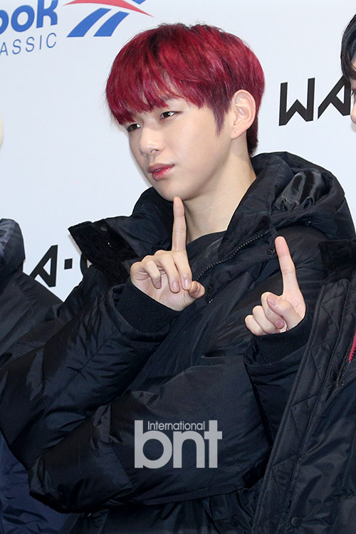 On the afternoon of the 11th, Reebok Classic X Wanna One Fan Event was held at Sejong University in Gwangjin-gu, Seoul.Wanna One Kang Daniel, who attended the day, turned red and caught Eye-catching.I turned red.So the national pick.Hot Two Shots article report