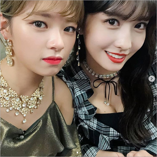 The members celebrated the 9th day of the November 9th day by the girl group TWICE MOMO.On the 10th, TWICE official Instagram said, Happy birthday to my roommate!! I gathered pictures for a year for this day.And a photo taken by MOMO and Jingyeon together.In the photo, Jingyeon (left) and MOMO posed affectionately with their colorful accessories and gorgeous fashion.On the other hand, TWICE is working as a new album YES or YES.