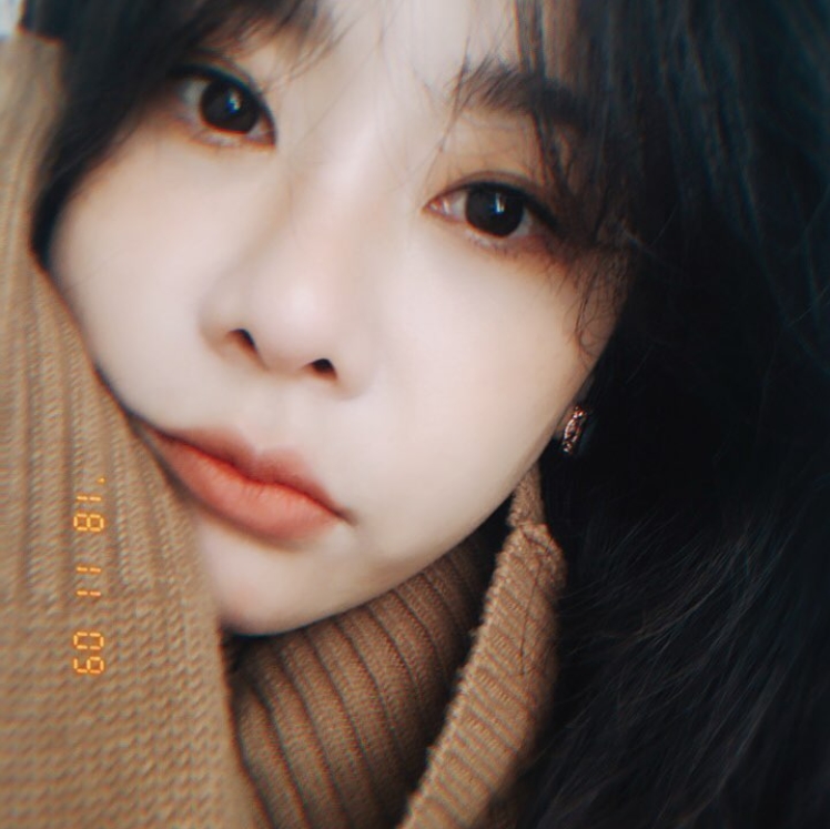 Group Girls Day leader Sojin showed off her neat beautySojin posted several photos on his Instagram account on November 11.The photo shows Sojin wearing a brown knit; Sojin stares at the camera with his dreamy eyes.Sojins blemishes, no pores, turn off the Eye-catching skin.Fans who saw the photos responded such as It is so beautiful, It is beautiful in heaven, A woman with pure beauty. Can I be so attractive?delay stock