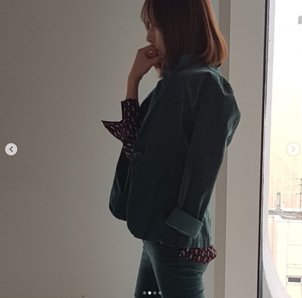 The preservative beauty of Seo Jeong-Hee has been spotted.Broadcaster Seo Jeong-Hee posted a photo on his Instagram on November 11; the photo shows the bob-turned-Seo Jeong-Hee.Seo Jin-Hee, along with the photo, said: I cut my hair ~ I dont have a smooth way for life anytime; Wind blows and meets the rain.I do not want to avoid the inevitable who is a small wind, who is a big wind, my head is my choice.The Prayer who is long and who is short and cool...kim myeong-mi