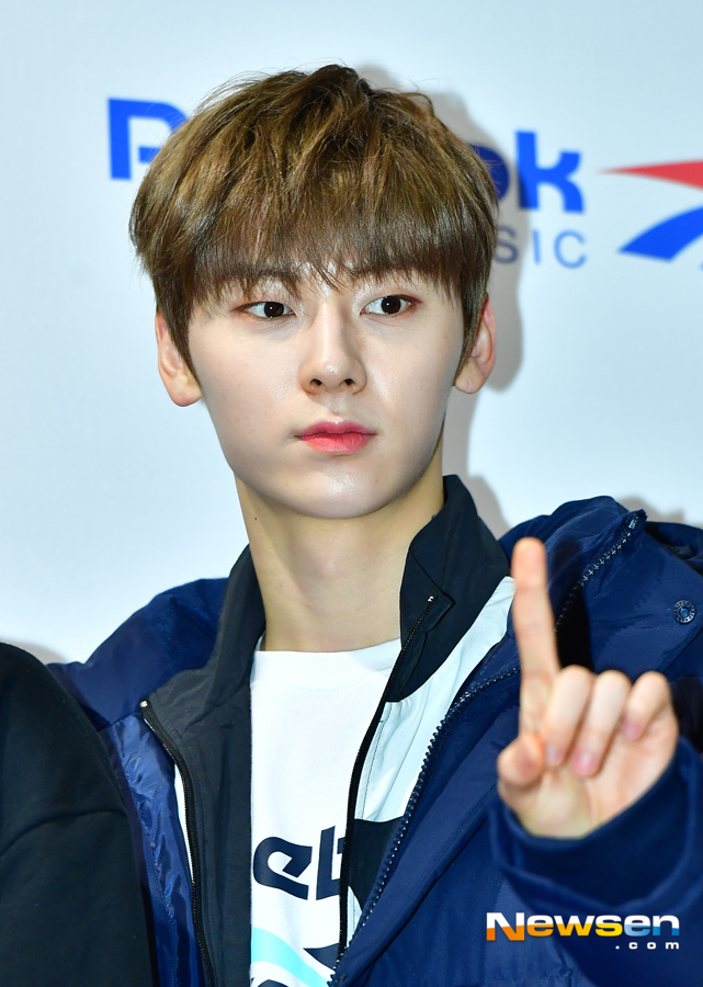 Wanna One photo event related to the mother sports brand was held at the lobby of Sejong University Ocean Hall in Gunja-dong, Gwangjin-gu, Seoul on the afternoon of November 11th.Wanna One (Kang Daniel, Park Jihoon, Lee Dae-hwi, Kim Jae-hwan, Ong Sung-woo, Park Woo-jin, Lai Kuan-lin, Yoon Ji-sung, Hwang Min-hyun, Bae Jin-young and Ha Sung-woon) attended the ceremony.Jang Gyeong-ho