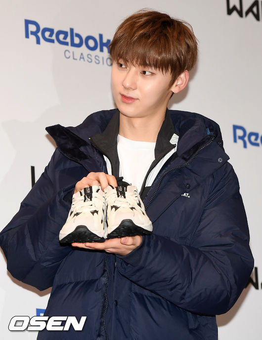 On the afternoon of the 11th, Wanna One Hwang Min-hyun has a photo time at the photo wall Event of the group Wanna One held in the lobby of Sejong Universitys Ocean Hall in Gwangjin-gu, Seoul.
