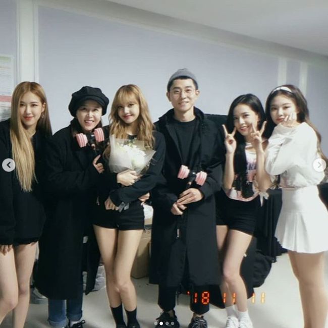 Group Coyote Shin Ji showed affection for girl group Lisa.Shin Ji said to his instagram on the 11th, Our Lisa was so cool, and of course Jenny Kim, Rosé, and JiSoo were also the best.I almost felt like I was flying. I was glad to see you. In the photo, Lisa, Víctor Jara Opthalmology, along with Shin Ji staring at the camera.In another photo, Shin Ji is accompanied by Lisa, Víctor Jara, and all BLACKPINK members.Their bright smiles catch the attention of the viewers.On the other hand, Shin Ji has appeared in MBC entertainment Real Man 300 with Lisa and Víctor Jara Opthalmology.Shin Ji Instagram