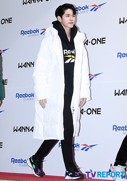 Ong Seong-wu of the group Wanna One attended a sports brand launch event held at Sejong University in Gwangjin-gu, Seoul on the afternoon of the 11th.