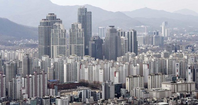 서울 도곡동 아파트 밀집지역. 가운데 솟은 건물이 '타워팰리스' 1·2·3차다. 한경DB