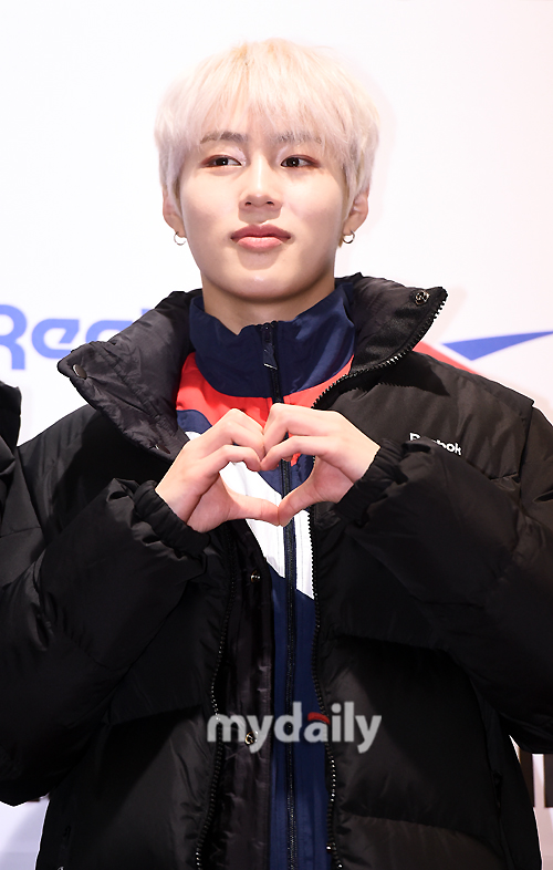 Group Wanna One Ha Sung-woon poses at a Sports clothing brand photo event held at Sejong University Ocean Hall in Seoul on the afternoon of the 11th.The group Wanna One is preparing for a comeback with 111 = 1, which will be the first regular album and the last Wanna One activity on November 19th.