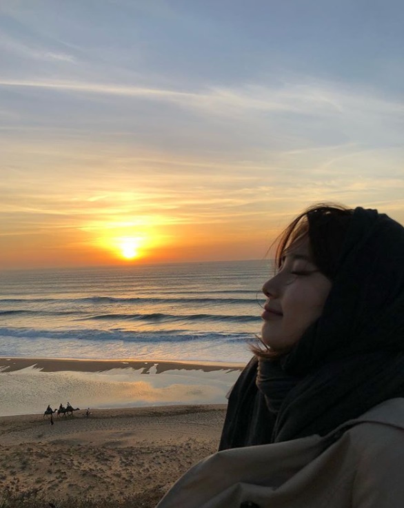 <p>Bae Suzy and Mauritania goodbye.</p><p>The singer cum actress Bae Suzy has 11 11 the afternoon - well. The information was from Morocco. Super dark boxposts and photos published.</p><p>The revealed photo is from Morocco on the beach sunset as a background was taken. Bae Suzy of the complete next state of a magnifying glass to the sun than the dazzlings.</p><p>Fans watch where you pretty Bae Suzy, finally back?, KBS Drama Special expect such a response.</p><p>Meanwhile, Bae Suzy is Lee Seung-gi and Morocco in the KBS Drama Special Vagabondwas taken.</p>