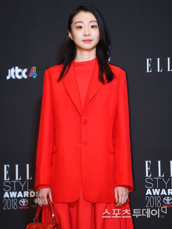 The Elle Style Awards 2018 photo call event was held at the Grand Intercontinental Seoul Parnas in Samsung-dong, Seoul, Gangnam-gu on the afternoon of the 12th.Actor Kim Da-mi poses for the event on the day. November 12, 2018.