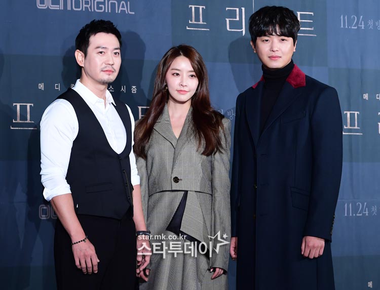 <p>12 Days afternoon Yeouido, Conrad Seoul opened in OCN medical The Lost Souls drama Priestproduction presentation starring actor Yeon Woo-jin with the attending.</p>