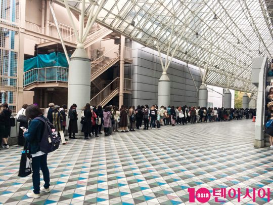 I dont think Ill ever forget the first Tokyo Dome performance with you. Im not going to forget it.Group BTS said at the World Tour Concert Love Yourself (LOVE YOURSELF) held at Tokyo Dome in Bunkyo-gu, Japan at 6 p.m. on the 13th.The first people to enter the Tokyo Dome in five years of deV were enthusiastic about 30 songs for nearly 160 minutes.Filled with visibility limits, 50,000 Amy (ARMY and BTS fan club) responded hotly to BTSs Passion-filled performance.BTS opened its doors to the performance with the title song Idol of Love Yourself-Self Answer released in August, and opened its doors to INED YOU, DANA, FAKE LOVE, FIRE His back was called Japanese.Even though the song Idol was used as a Korean lyrics, the audience followed the song I love it and Jihwaja with a big sound.The individual stage of the members who emphasized different charms also made the atmosphere of the theater even hotter.BTS performed on August 25th and 26th at the Olympic Stadium in Seoul Jamsil Sports Complex, United States of America, UK, Germany, Netherlands and France.The Tokyo Dome Concert was the start of the Japan Dome tour, and also the start of the Asian tour; it was also special for the members.Jimin said, The first showcase in Japan was a small concert hall in Tokyo, and I was surprised that the fans came back then, but I finally came to Tokyo Dome.Other members also recalled the extraordinary meaning of entering the Tokyo Dome.So, the members melted the know-how accumulated during the performance on this day, and burned the Passion so that the clothes were soaked with sweat.He added his ability to grow and relaxed stage manners to improve the completeness of the entire performance.The main and sub stages in the form of T were full, and the protruding stage prepared for the fans of the second and third floor seats was also actively utilized.One song did not lose strength, but the body broke down, danced, breathed with fans, sang and made the Tokyo Dome shake.Above all, BTS had a good mood when talking to the middle-of-the-performance fans, communicating in Japanese, and all the members even exchanged jokes in Japanese and showed off their skillful Japanese skills.Before singing Run, RM said, Lets all jump (JUMP), and fans made a sound with the members jumping high.I want to deliver something to you, Jungkook said. I hid something I wanted to tell Amy somewhere in this theater.Jimin added, Look where youve hidden it. At this point, only a part of the audience on the third floor was lit, and the words I Love You appeared.Jungkook once again shouted I love you and attracted fans impressions.This Tokyo Dome Concert has attracted the attention of not only Japan but also former World.Before the performance, Japan TV Asahi Music Program Music Station canceled its appearance by taking issue with the T-shirts for the liberation of Korea worn by member Jimin last year.The news was widely known by both Korea and Japan as well as former World media, once again proving BTSs World popularity.In particular, some of the offensive () airflow was transmitted through the far-right media in Japan, which forced attention to the Japan Dome tour of BTS in the future.A man was caught protesting one person in front of Suidobashi Station near the actual performance hall, but there was no large-scale protest near the Concert.Rather, among Japan Amy, they are even spreading a kind of movement by posting BTS is ours through SNS.In addition, according to the Japan Oricon Weekly Singles Chart (counting from 5th to 11th) released on the 13th, Fake Love/Air Plain Part 2 released by Japan on the 7th recorded 454,829 points, ranking first.Until the Tokyo Dome heat and the Oricon chart, BTSs popularity in Japan was solid.BTS, who sang the encore song, told the fans what they wanted to say.I felt your love during todays performance, and Ill try to make it the best I can. Jungkook said, I was looking forward to todays performance.I will work hard tomorrow, he said.I cant believe what I dreamed of happening. Im really happy to be performing at the Tokyo Dome. I dont want to forget this, J-Hope said.Jimin said, I think Amy and many other World people would have been surprised and worried, and I feel really sick.We believe we have more opportunities to see, and we will not forget our first Tokyo Dome performance with you today, he said.Im glad to be with Amy. I want Amy to feel happy when she sees us, he added.