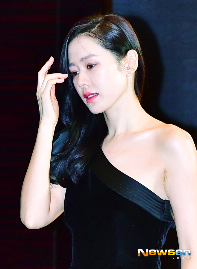 <p>Elle Style Awards 2018 this 11 month 12 Days afternoon Seoul Gangnam-GU Samsung-Dong Grand Intercontinental Seoul Parnas points out the Tower in unfolded.</p><p>This day, Son Ye-jin attended.</p>