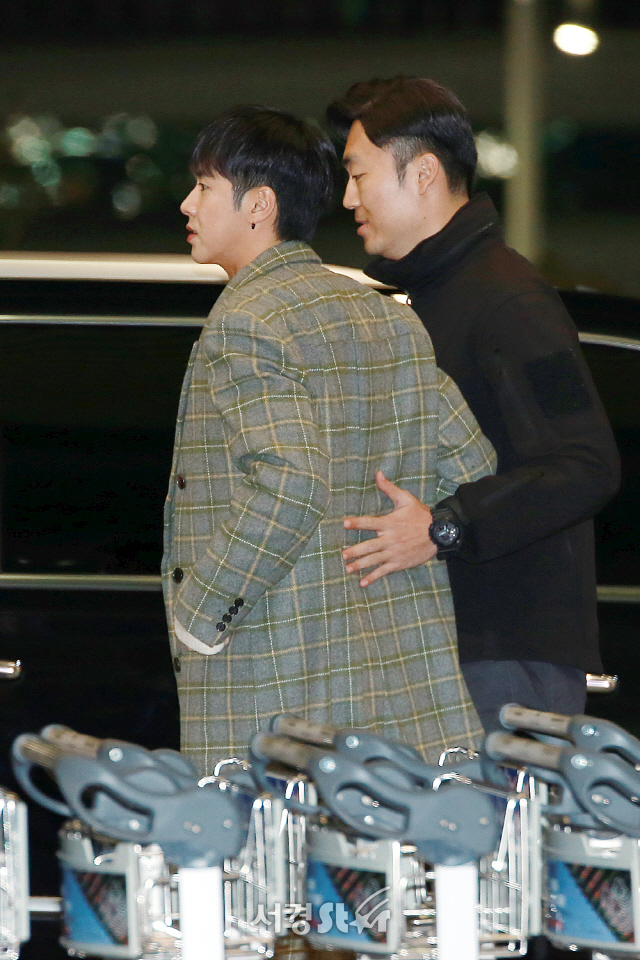 TVXQ member Yunho Yunho is leaving the country.
