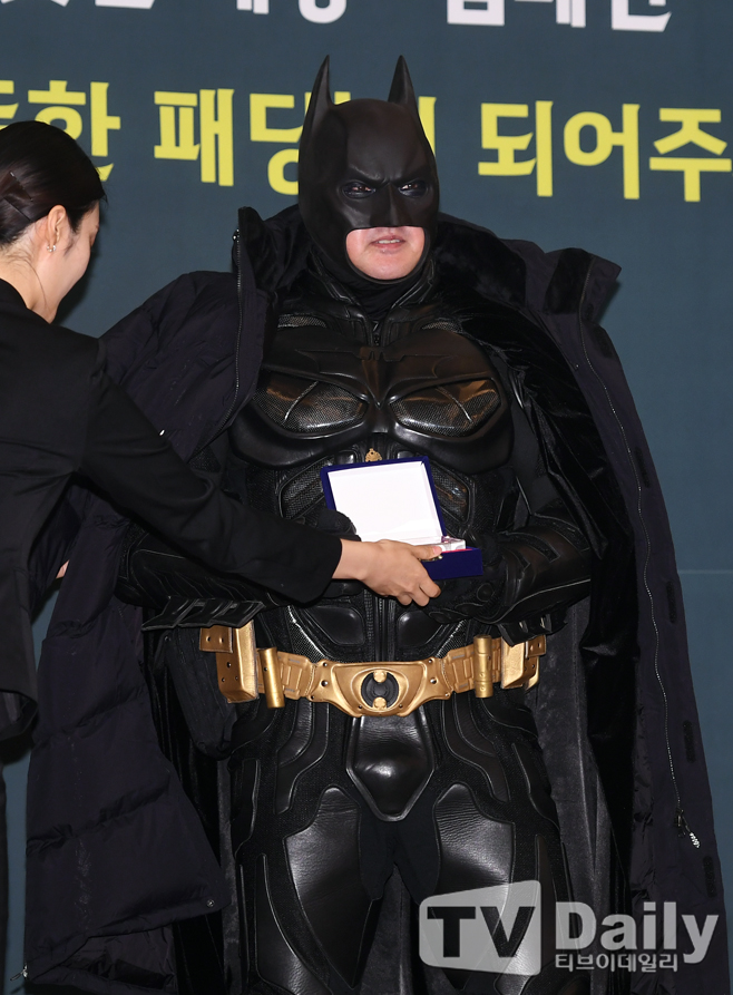 Actor Jun Ji-hyun smiles at the Warm World campaign held at the Westin Chosun Hotel in Seoul, Jung-gu on the morning of the 13th.Jun Ji-hyun smiles at the padding of Batmans deputy Jeju Island citrus night.jun ji-hyeun
